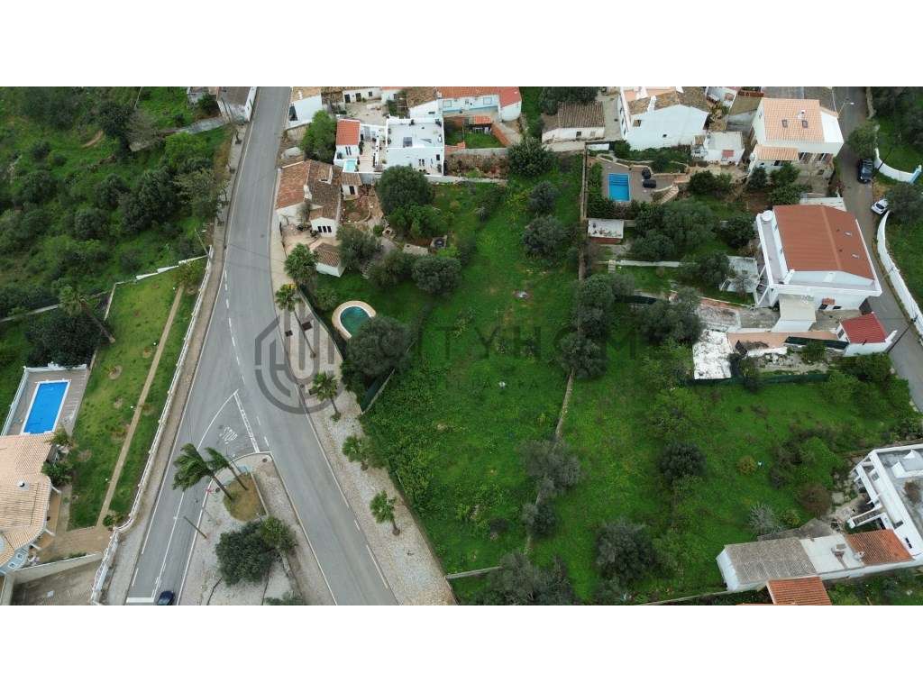 Terreno Rustico com viabilidade de construção com vista Montanha - Grande imagem: 2/21