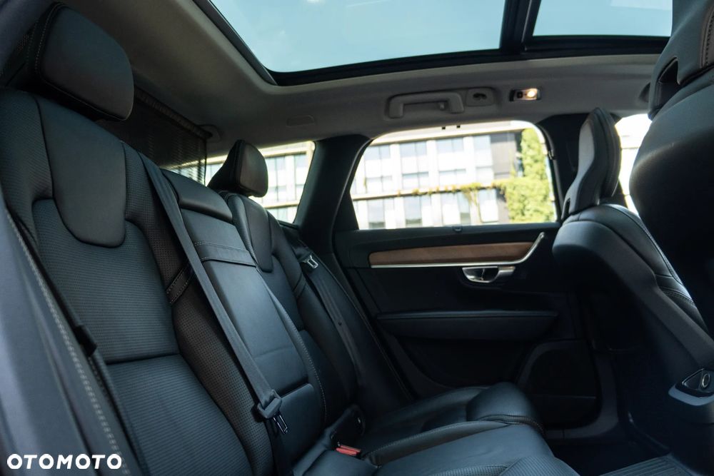 Volvo V90 T8 AWD Plug-In Hybrid Inscription - 21