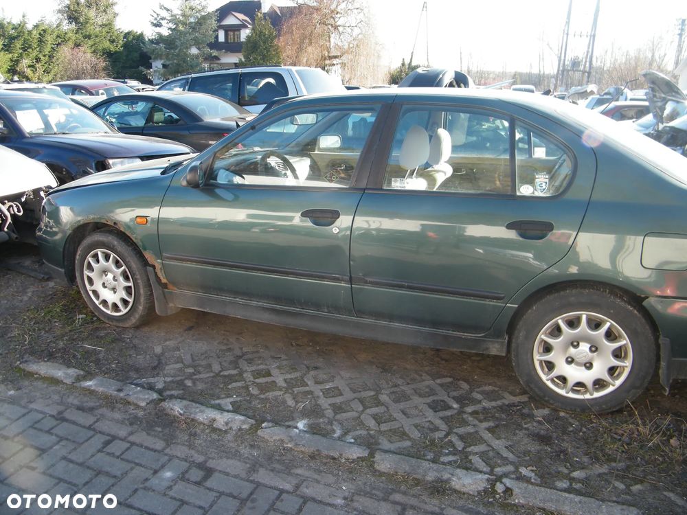 Nissan Primera P11 (99r.) 1.6 B 99KM. Silnik GA16DE Skrzynia 60Y2 lakier DV9.Cały na części. GWARANCJA !!!  Przód Tył Zestaw Komplet Drzwi Klapa Zderzak Błotnik Maska Grill Atrapa Szyba Pas Lampa Lusterko Boczki Fotel Kanapa Kokpit Deska Rozdzielcza Przełącznik Włącznik Sterownik Przewody Wiązka Instalacja Moduł Komputer Czujnik Listwa Pompa Alternator Wtryski Głowica Rozrusznik Kompresor Sprzęgło Dwumas Silnik Skrzynia ABS Klimatyzacji Paliwa Wspomagania Kolektor Turbina Przepustnica Zawór Chłodnica Koło Hak Belka Sanki Zawieszenie Mcpherson Półoś Amortyzator Wydech Tłumik Zacisk Most - 3