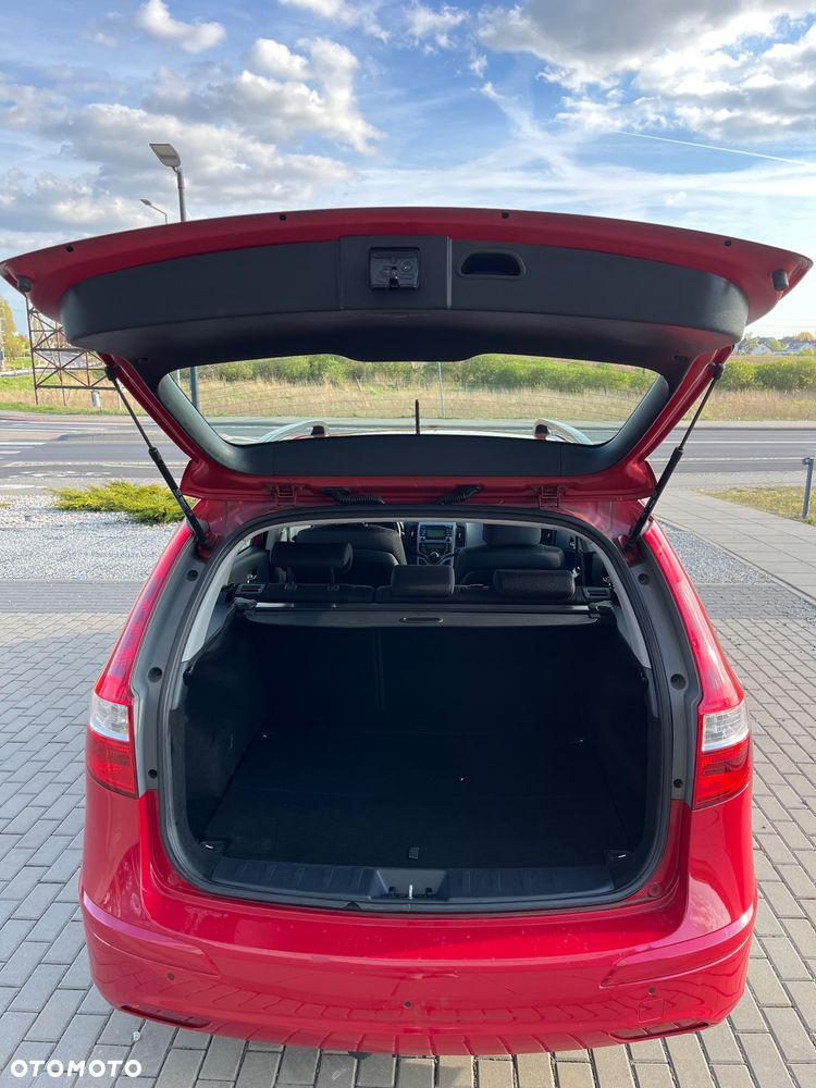 Hyundai i30 1.6 Comfort - 11