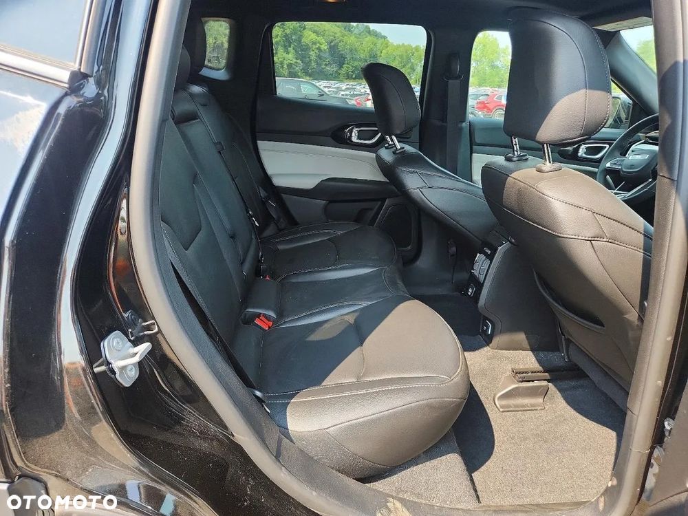 Jeep Compass - 10