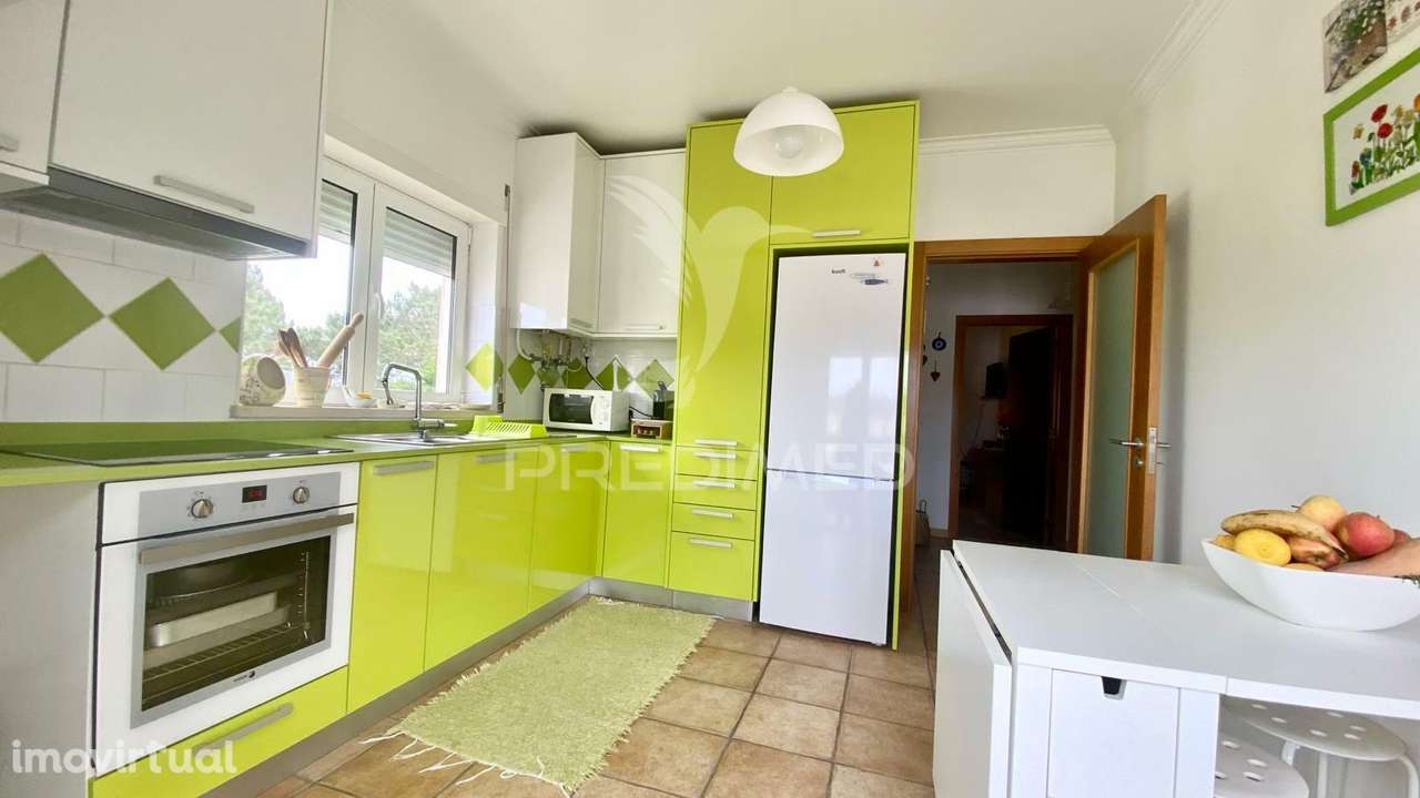 Apartamento T2 , com Garagem e Piscina em Salir do Porto - Grande imagem: 2/25