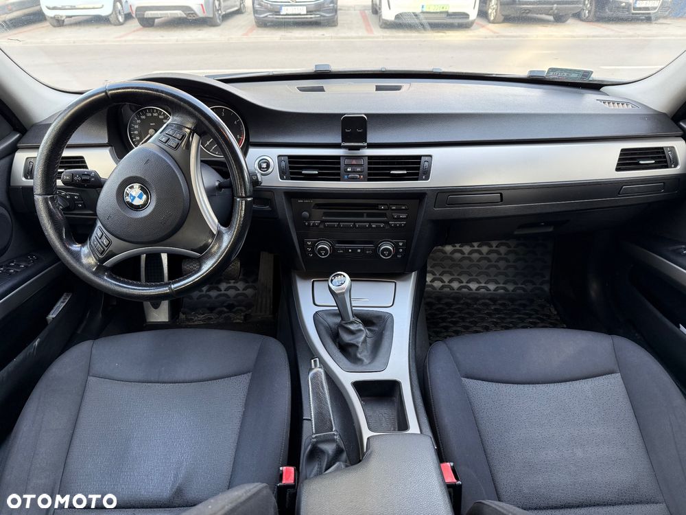 BMW Seria 3 318d - 6