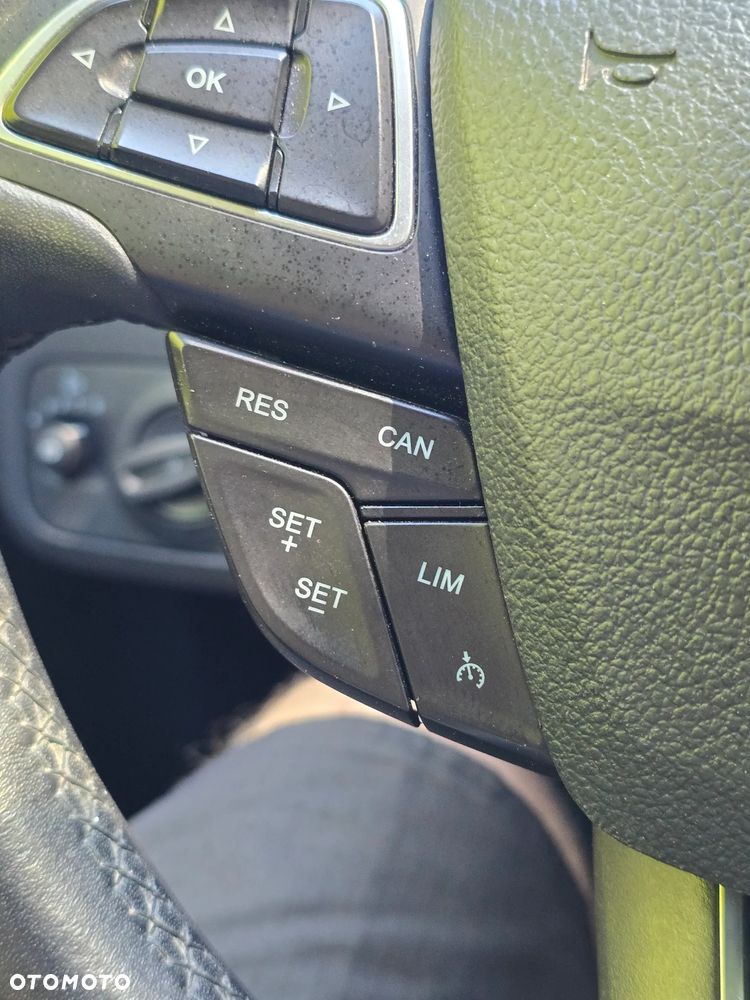 Ford Kuga 1.5 EcoBoost 2x4 Titanium - 32