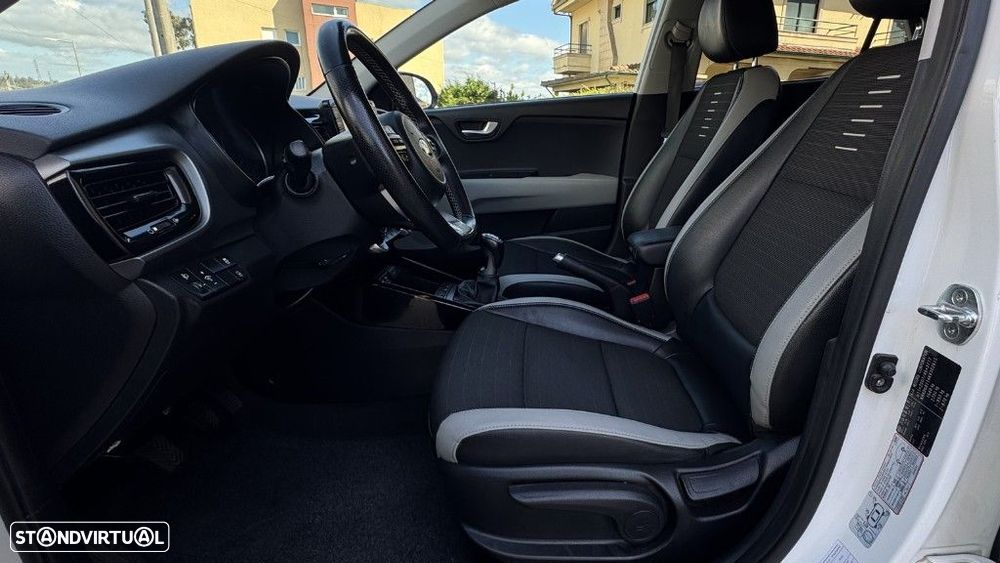 Kia Stonic 1.0 T-GDI Tech - 11