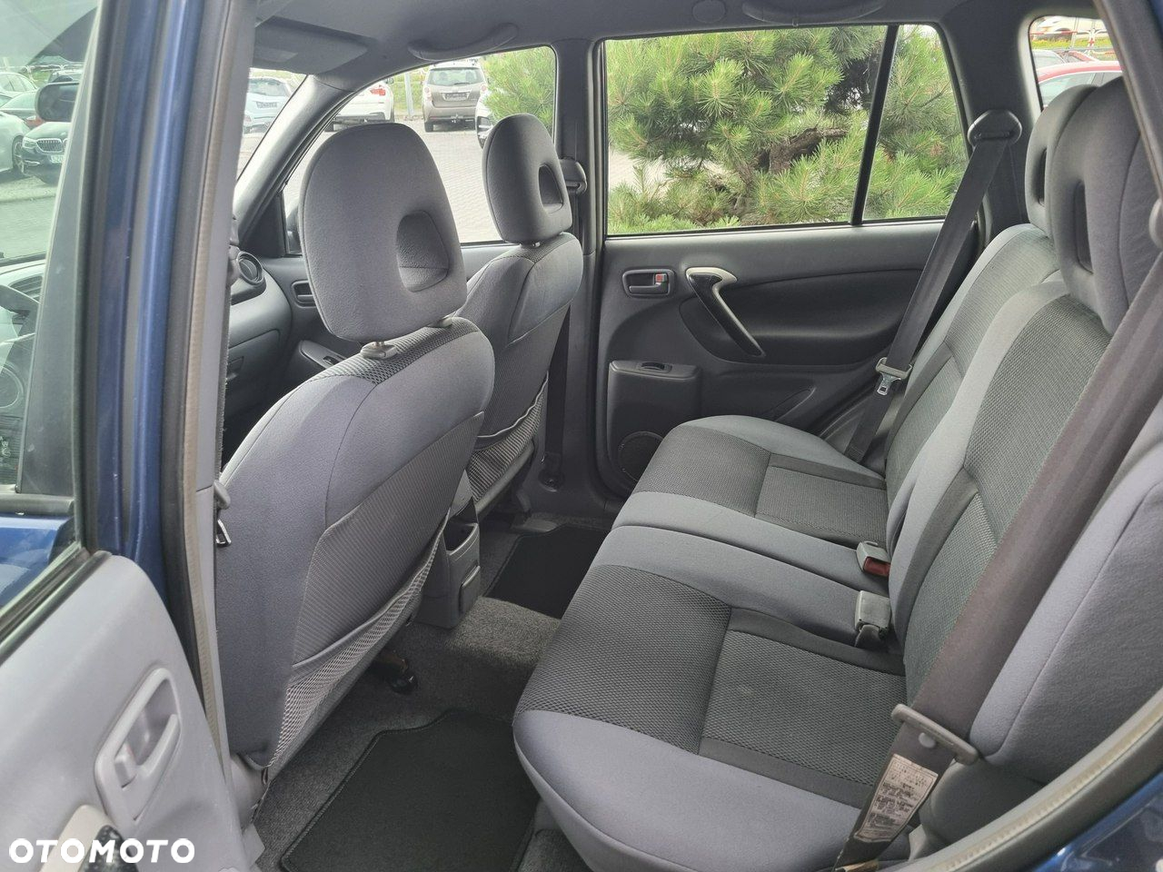 Toyota RAV4 - 7