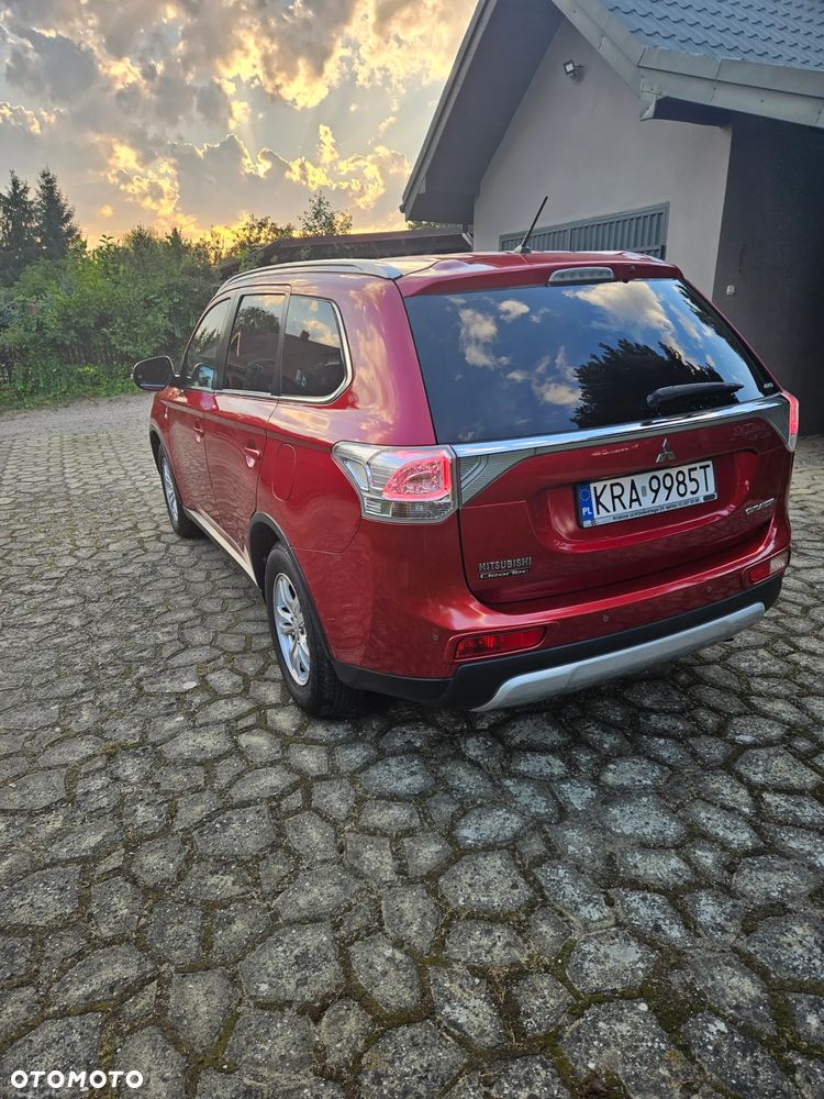 Mitsubishi Outlander - 4
