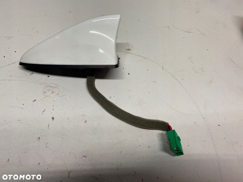 ANTENA DACHOWA NAVI GPS KIA CEED II HB 12-18 - 1