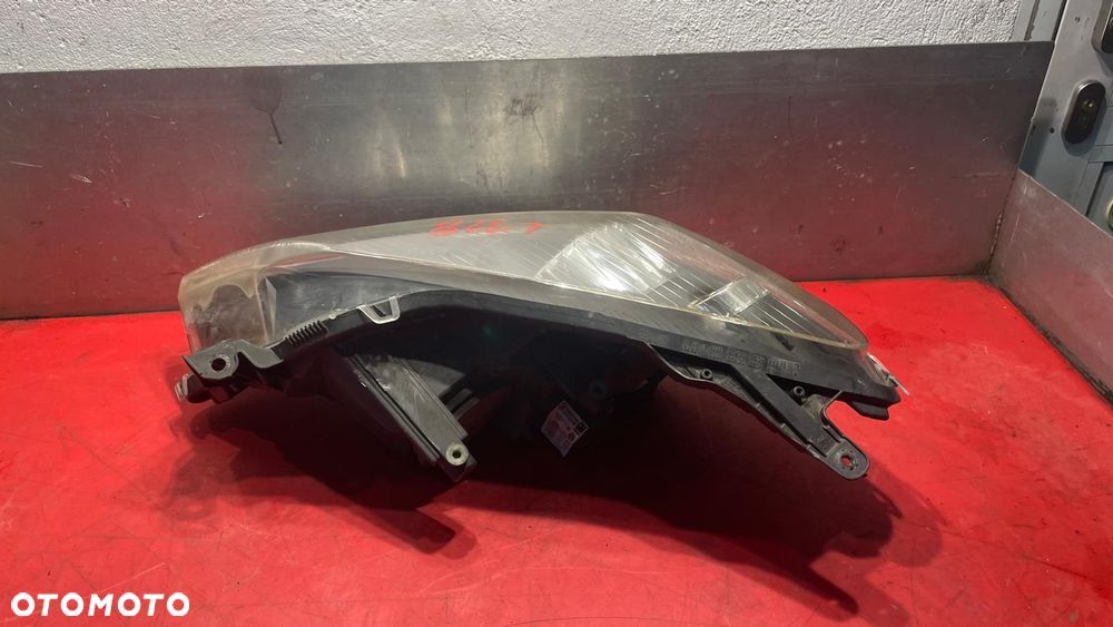 Reflektor LAMPA PRAWA Opel Astra III H - 3