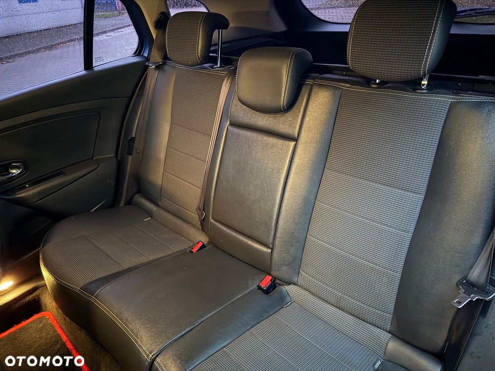 Renault Megane TCe 180 GT - 31