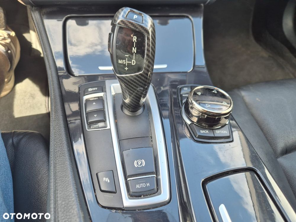BMW Seria 5 525d - 15