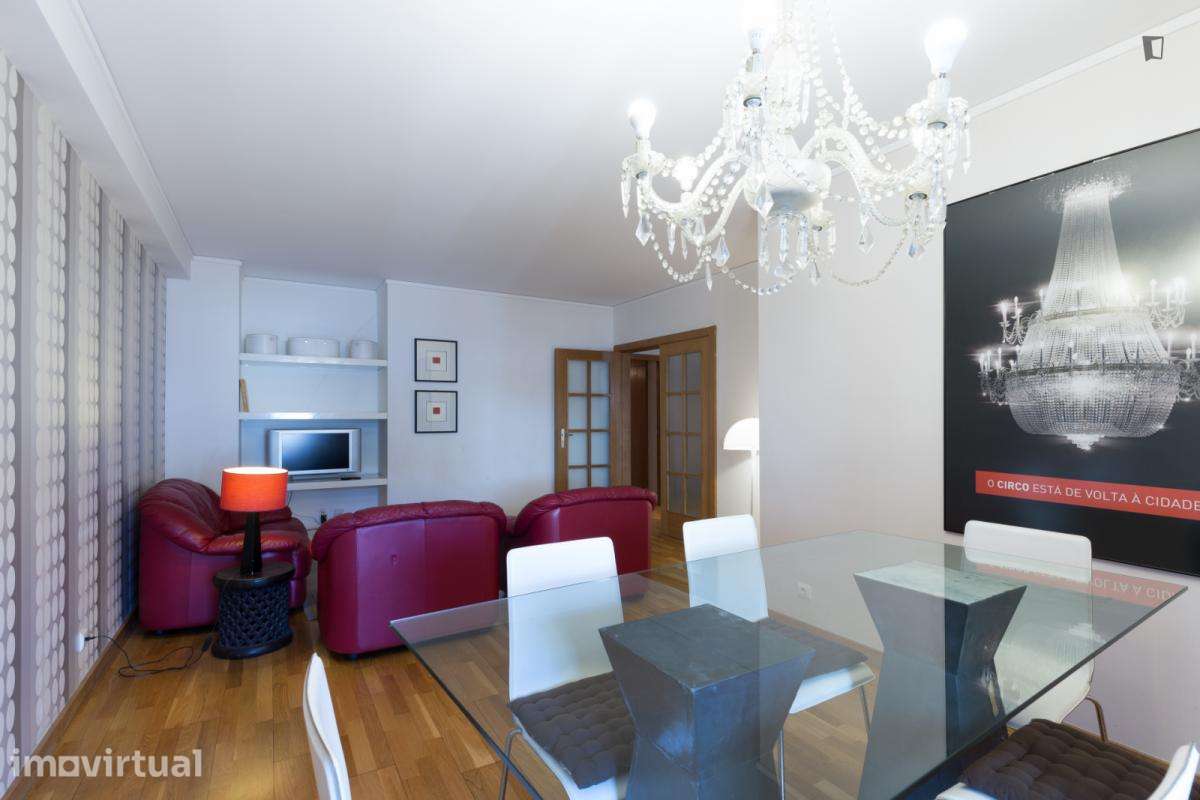 Apartamento com 2 quartos - localizado em Massarelos Porto - Grande imagem: 2/27