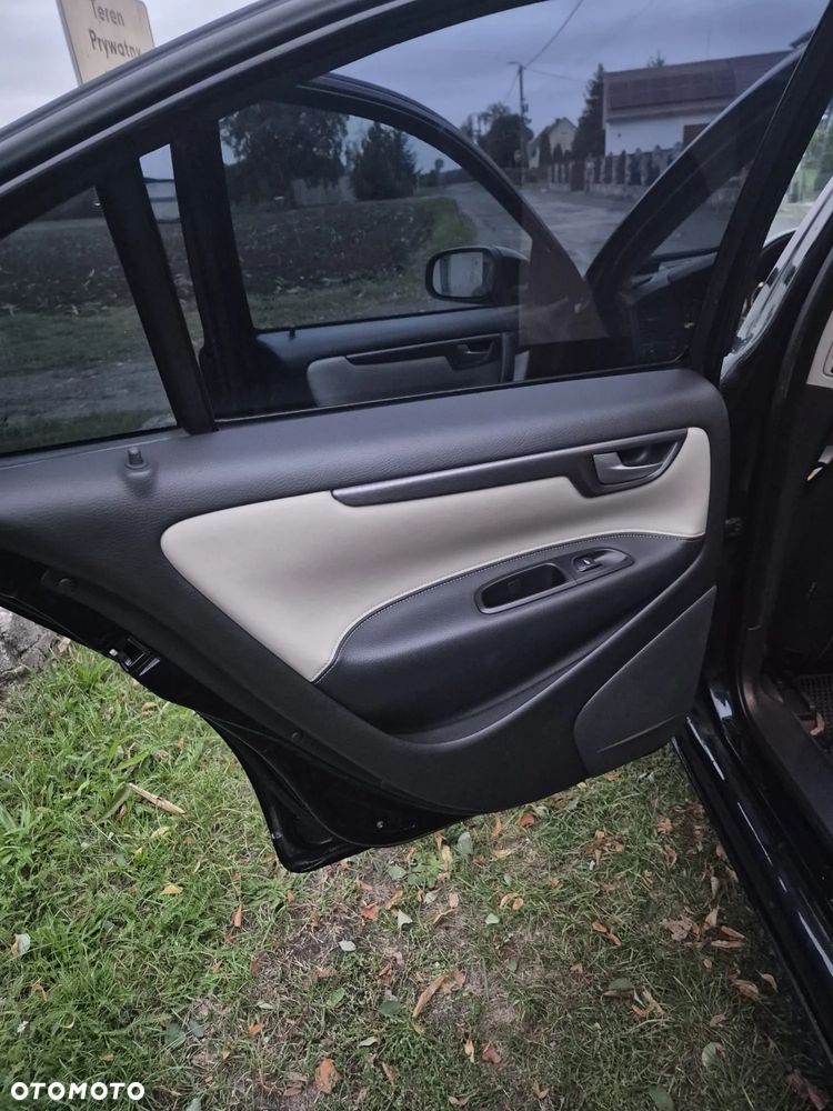 Volvo S60 2.4D5 Rubin - 15