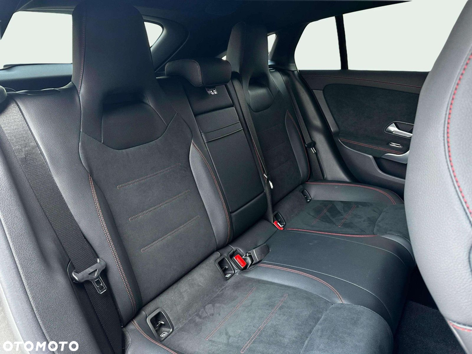 Mercedes-Benz CLA - 18