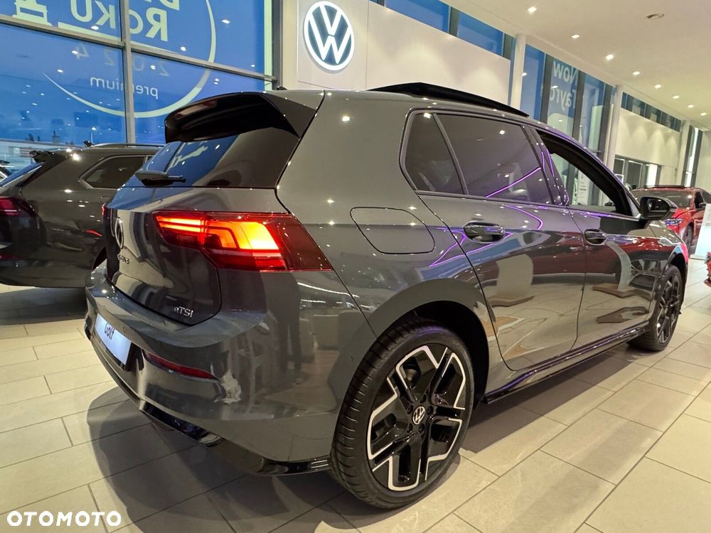Volkswagen Golf - 8