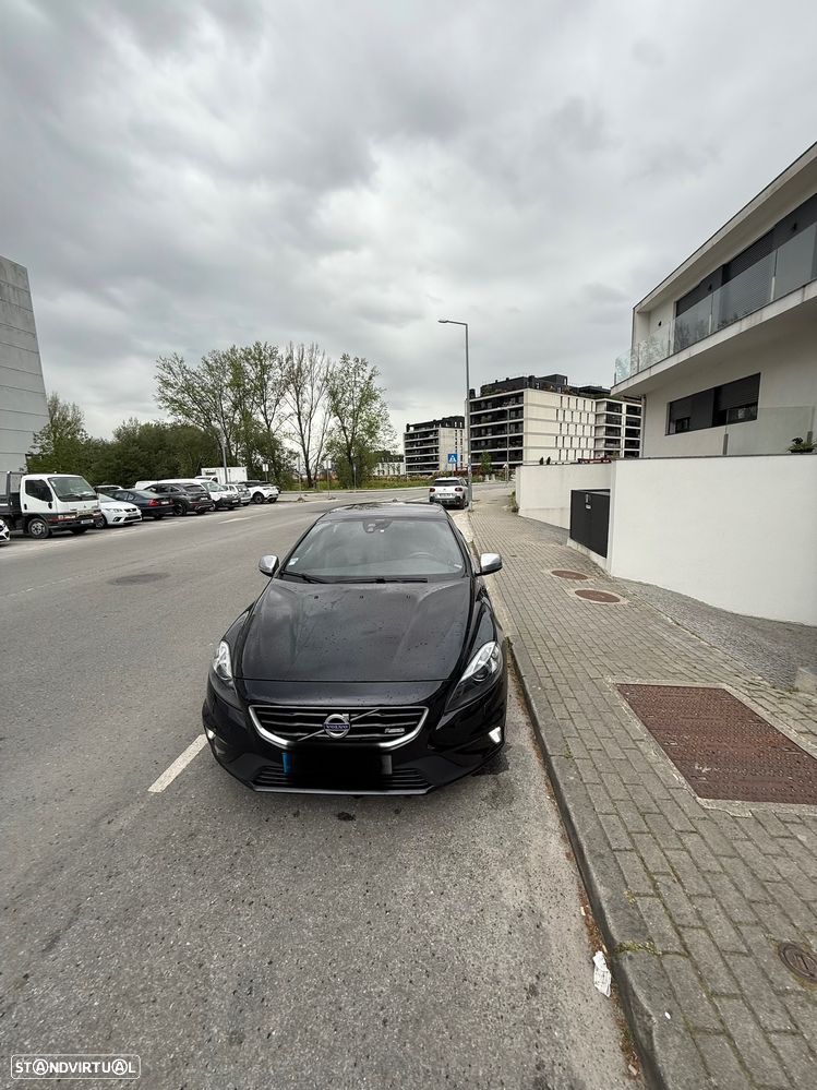 Volvo V40 D2 R Design - 3