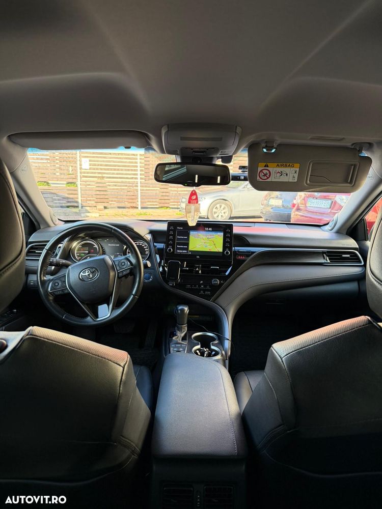 Toyota Camry 2.5 Exclusive - 12