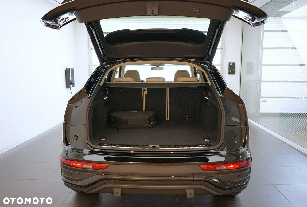 Audi Q5 Sportback - 12