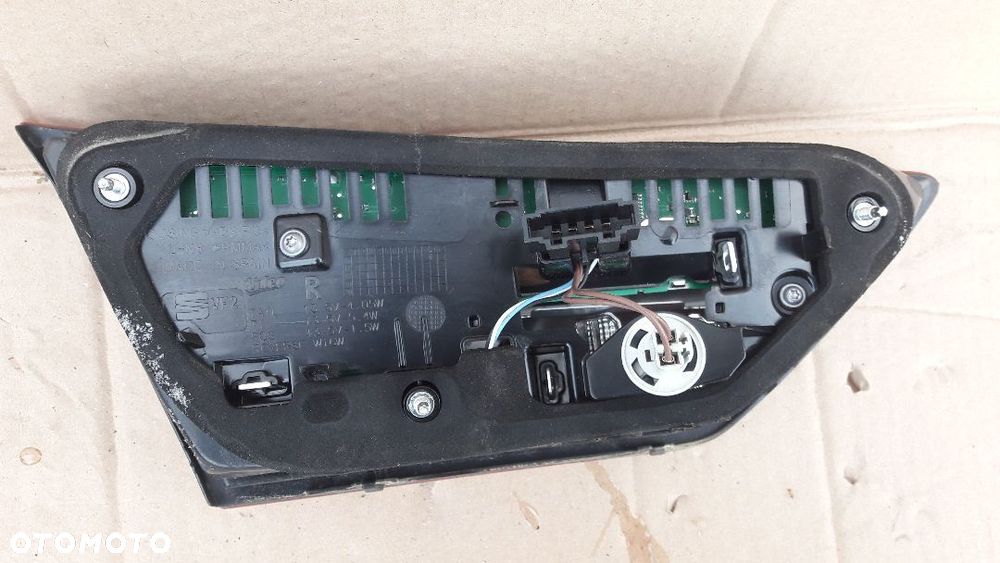LAMPA W KLAPE PRAWY TYL LED SEAT LEON III 5F9 KOMBI - 5