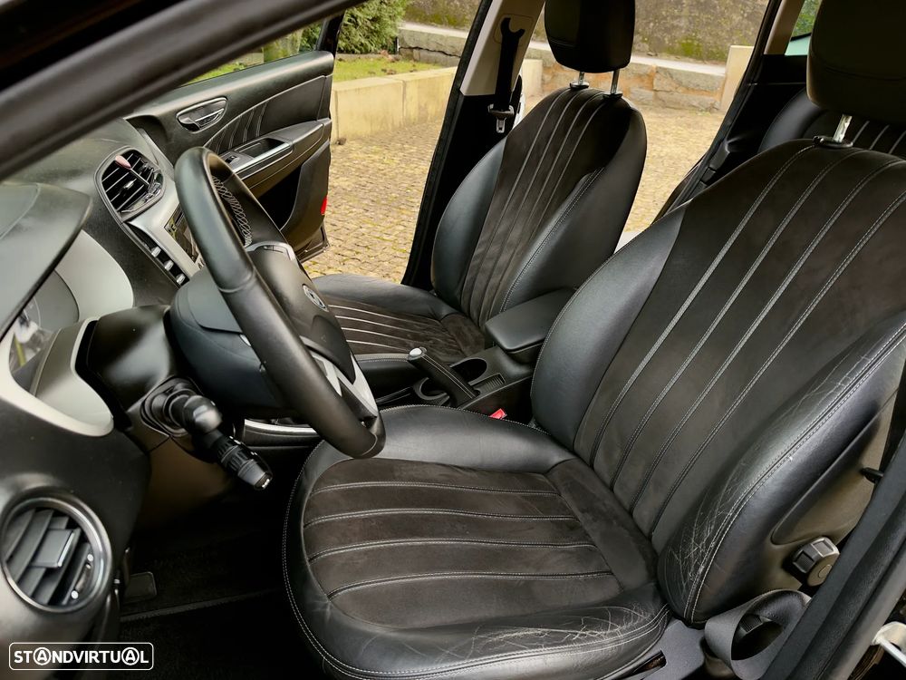 Lancia Delta 1.6 M-Jet Platino Com 57X - 23