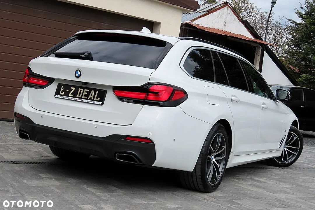 BMW Seria 5 520d xDrive Touring M Sport Edition - 10