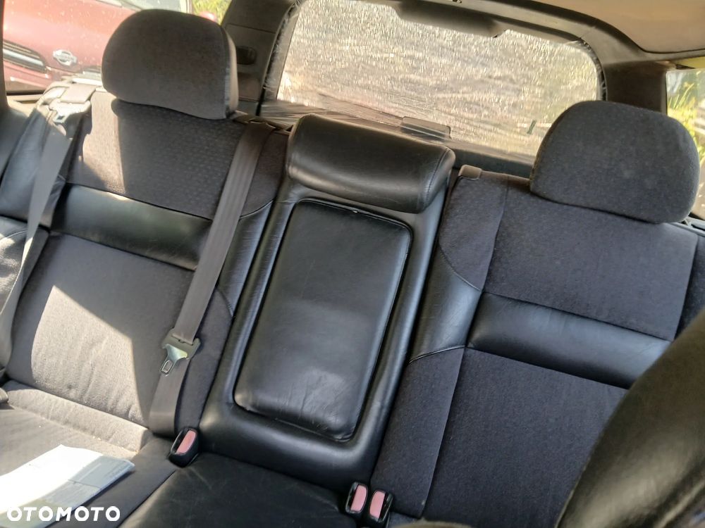 volvo V70 I 42,633 fotel fotele kanapa deska kokpit podsufitka boczek boczki klamka podłokietnik - 7
