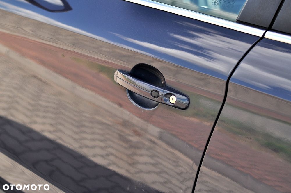 Ford Kuga 2.0 TDCi 2x4 Titanium - 7