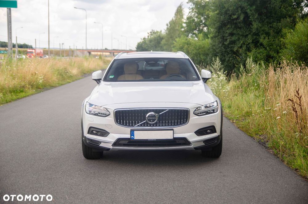 Volvo V90 Cross Country - 4