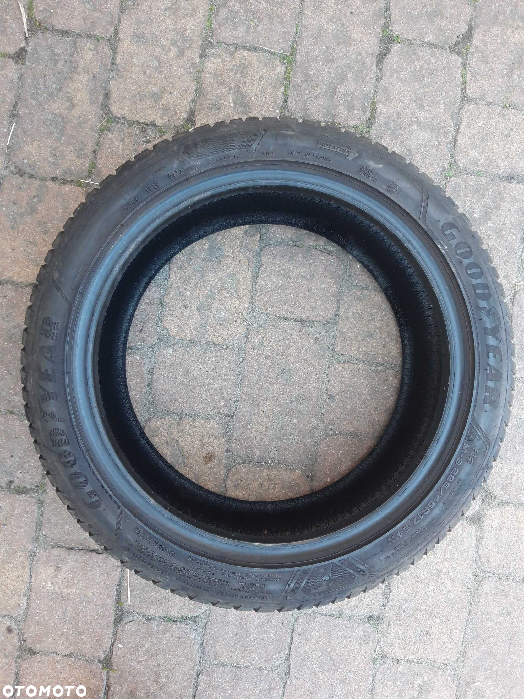 225/45/17 94W Goodyear Vector 4 Seasons Gen 3 - 4