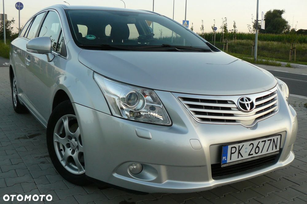 Toyota Avensis - 2