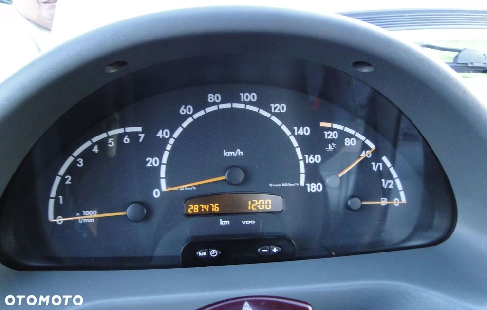 Mercedes-Benz Sprinter 411 - 33