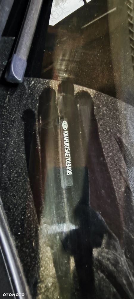 Kia Carens 1.7 CRDi L 7os - 9