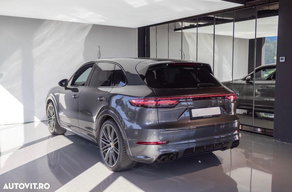Porsche Cayenne - 5