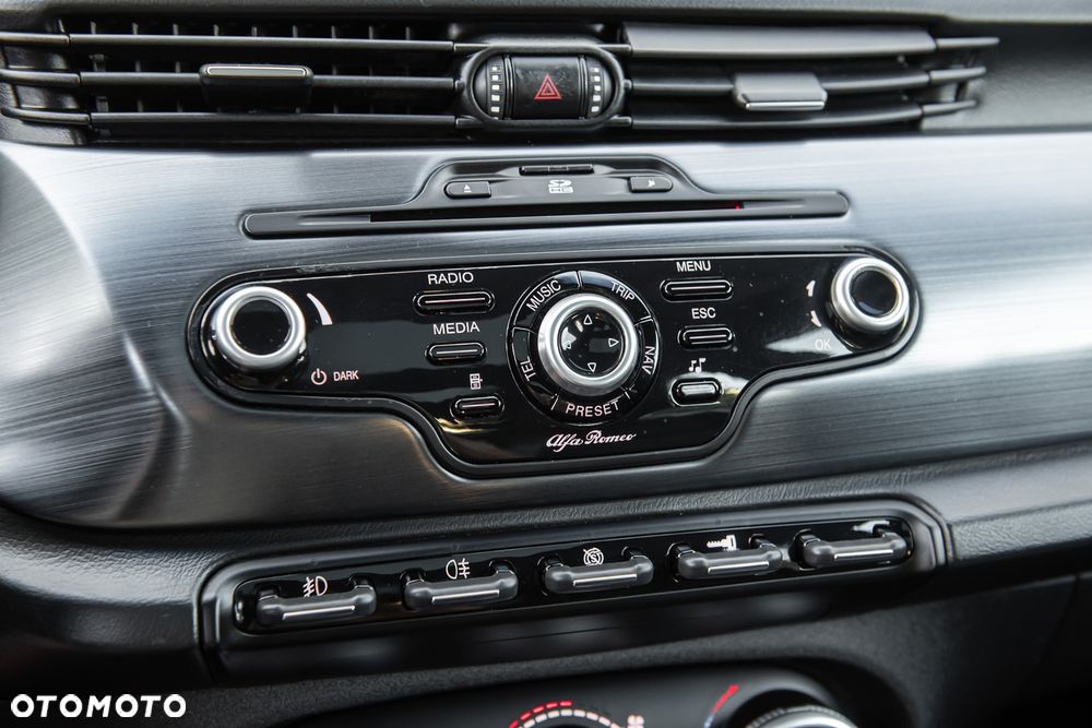 Alfa Romeo Giulietta 1.4 TB 16V Multiair TCT Sport - 23