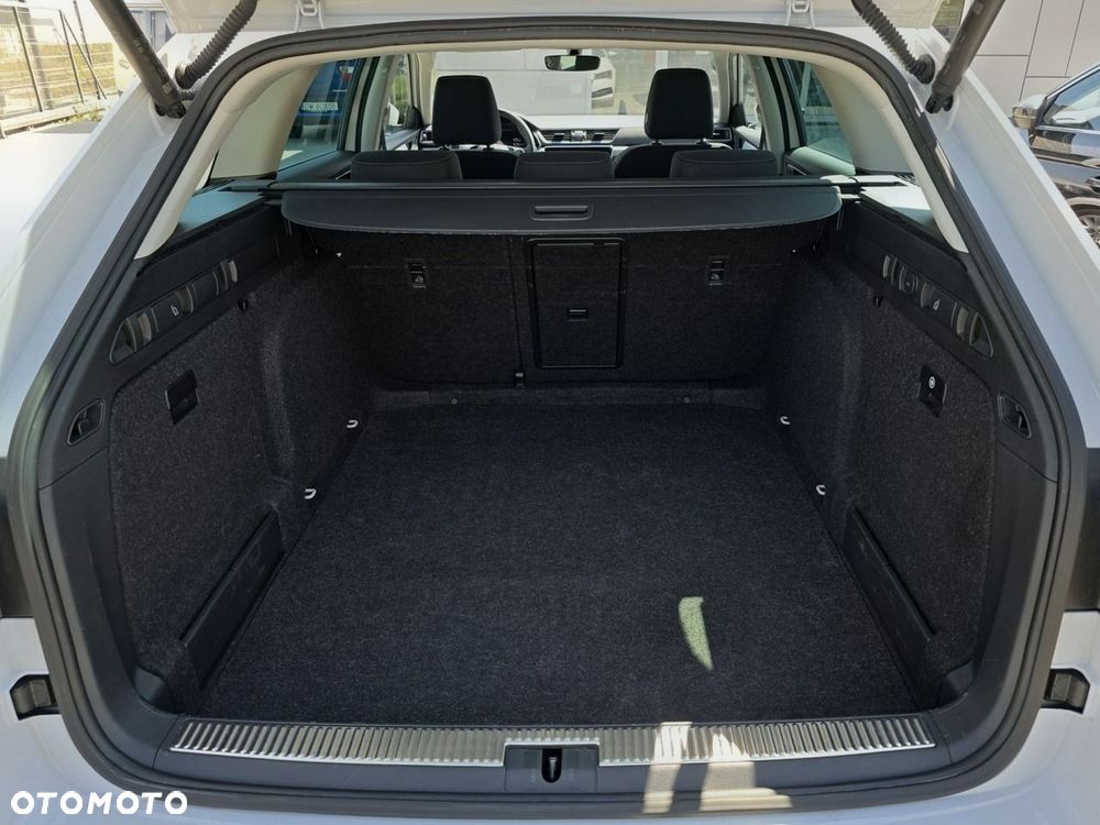 Skoda Superb 2.0 TDI Ambition DSG7 - 29