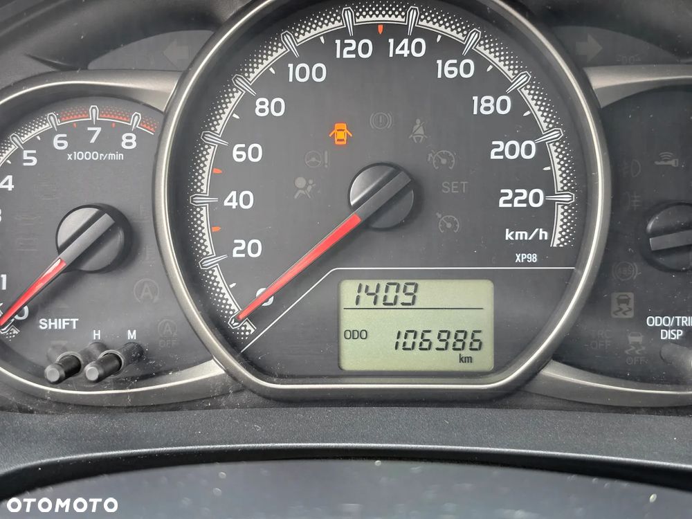 Toyota Yaris 1.33 Active EU6 - 17