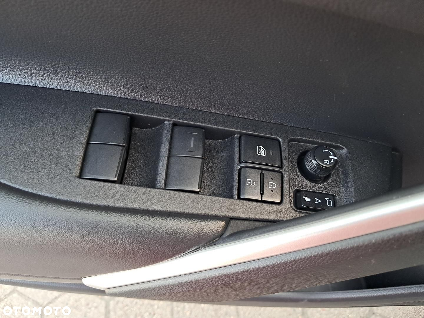 Toyota Corolla Cross - 19