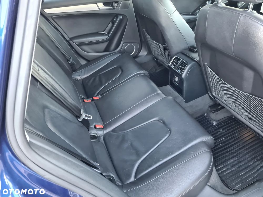 Audi A4 Limousine - 16