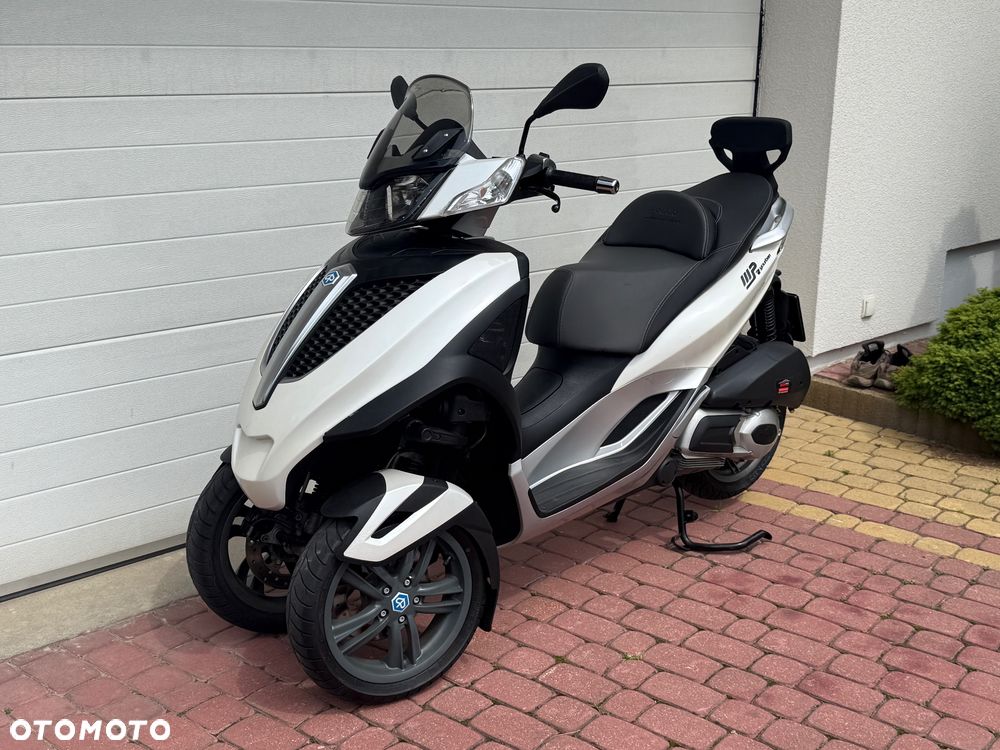 Piaggio MP-3 - 1