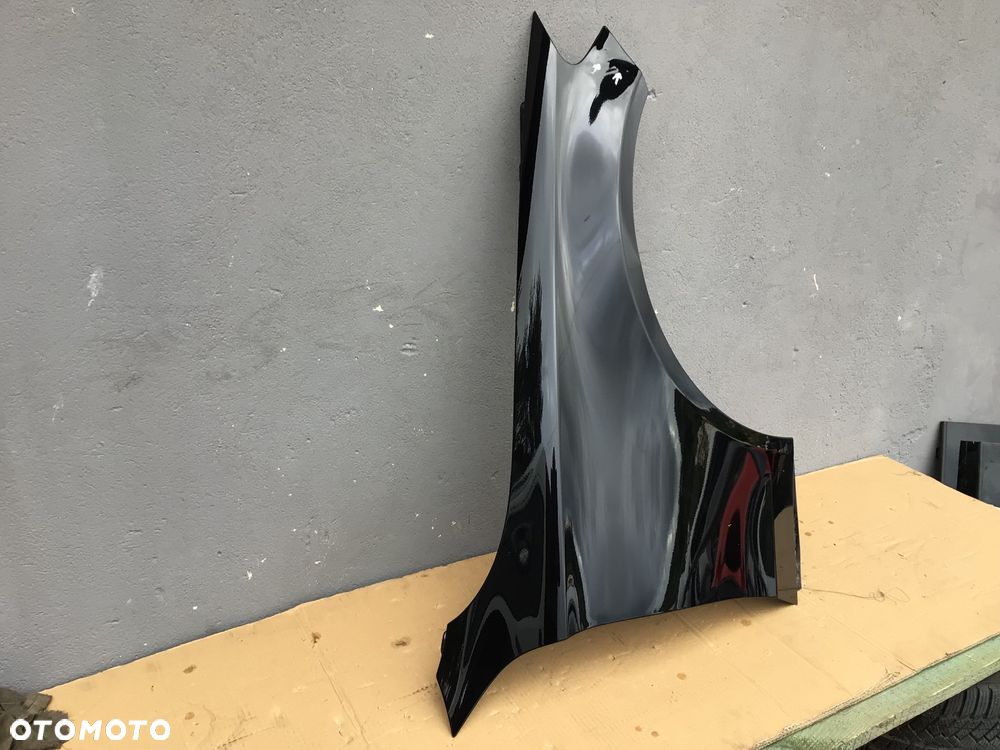 Błotnik przedni prawy Mercedes C-klasa 205 - 2