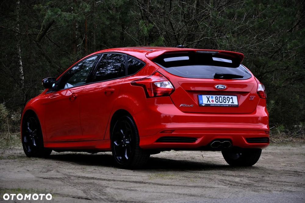 Ford Focus 2.0 EcoBoost ST mit Leder-Sport-Paket - 11