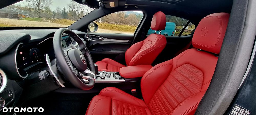 Alfa Romeo Stelvio 2.0 Turbo 16V AT8-Q4 Veloce Ti - 13