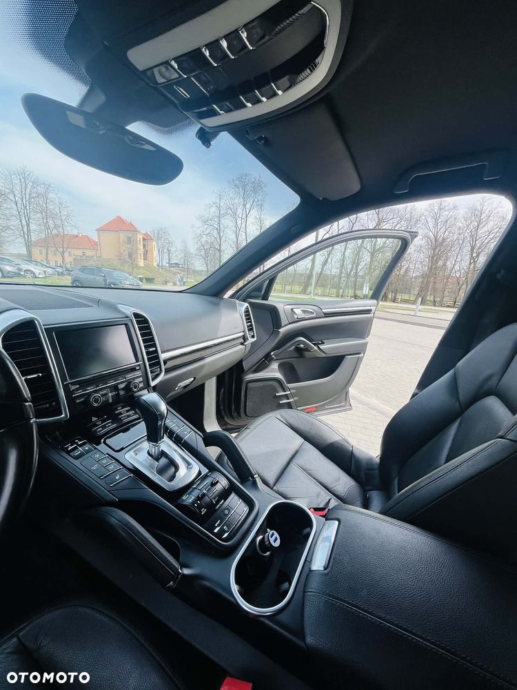 Porsche Cayenne - 6
