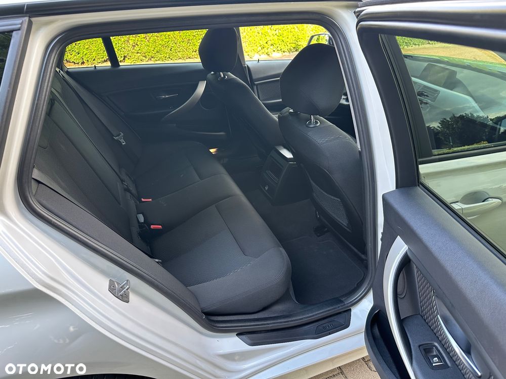 BMW Seria 3 - 26