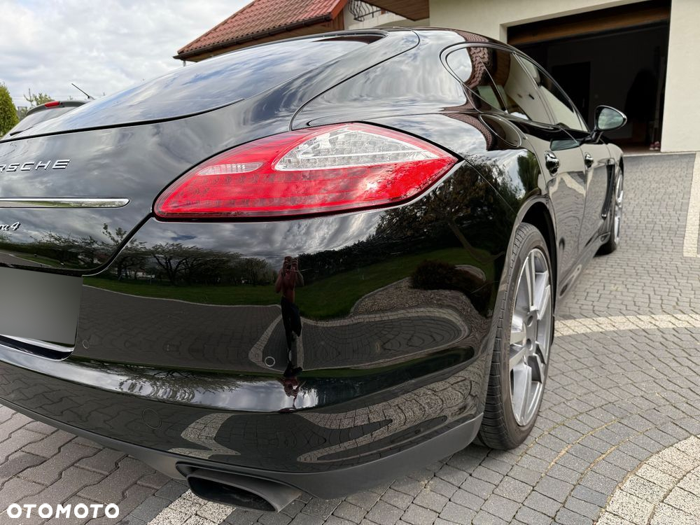 Porsche Panamera 4 PDK Platinum Edition - 10