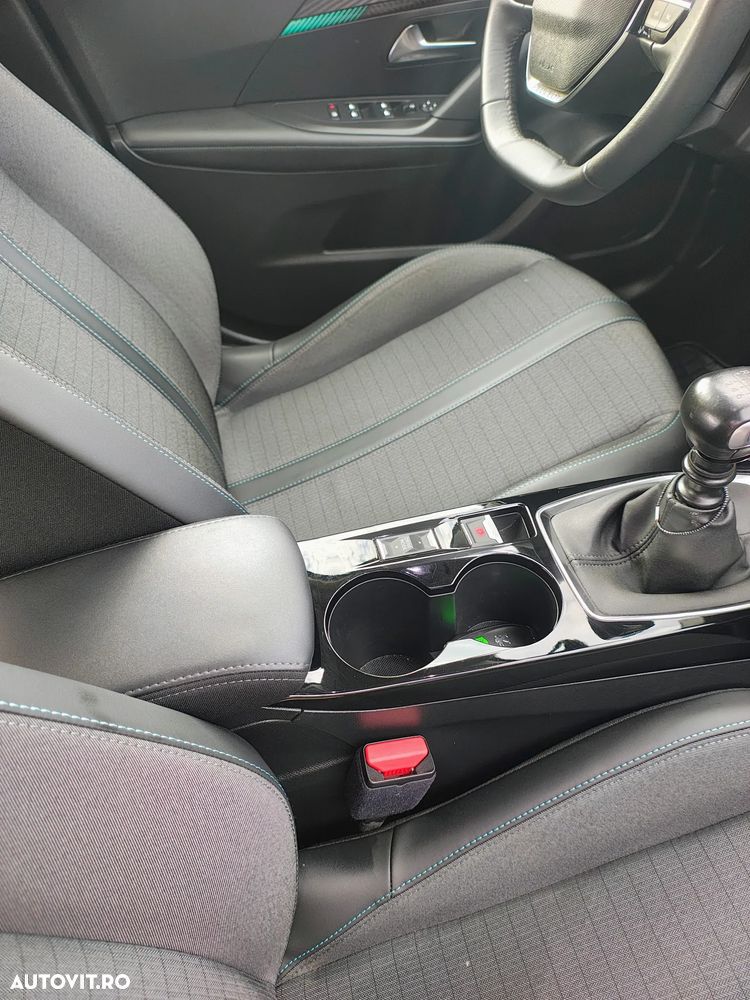 Peugeot 2008 PureTech 130 GPF Stop&Start Allure - 24