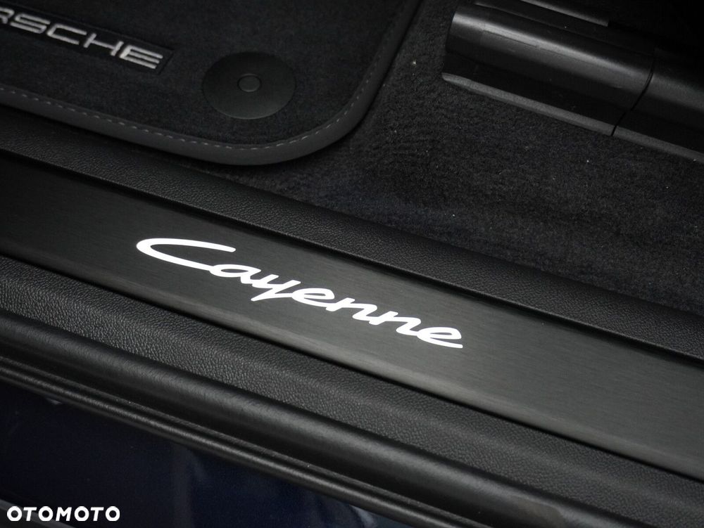 Porsche Cayenne E-Hybrid PHEV Black Edition - 16