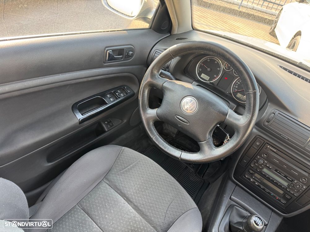 VW Passat Variant 1.9 TDi Confortline 6V - 14