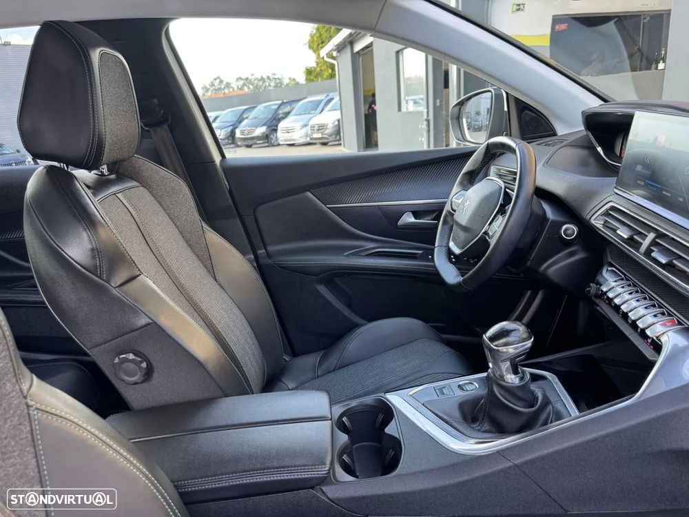 Peugeot 3008 1.2 PureTech Allure Pack - 38