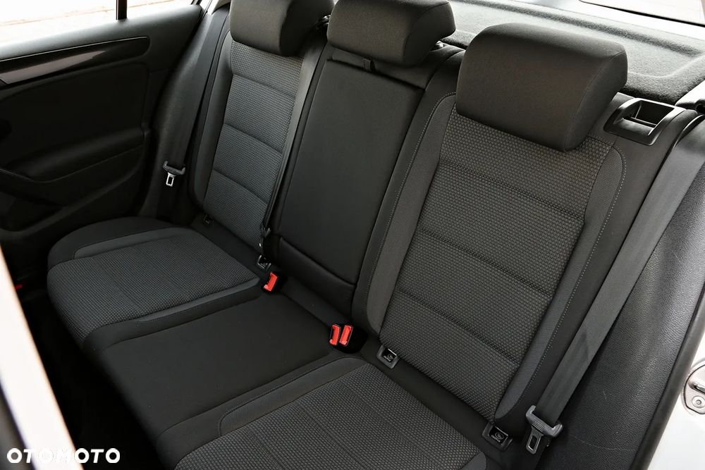 Volkswagen Golf 1.6 TDI DPF BlueMotion Technology Team - 34